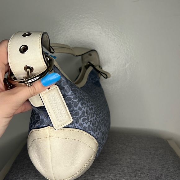 Sold Coach Icy Blue Hobo Bag EUC (Rare) - Picture 3 of 9